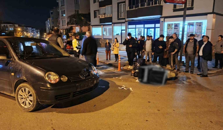 Bafra’da otomobilin çarptığı kurye yaralandı