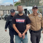 Evinde ölü bulunan gencin arkadaşı gözaltına alındı