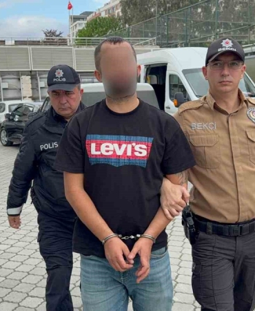 Evinde ölü bulunan gencin arkadaşı gözaltına alındı