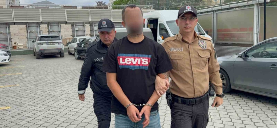 Evinde ölü bulunan gencin arkadaşı gözaltına alındı