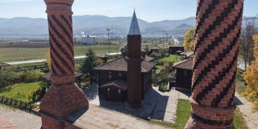 Fırıncıya odun diye satılmıştı! Kaymakam, 300 yıllık camiyi 50 lira fazla vererek kurtardı
