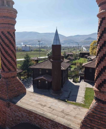 Fırıncıya odun diye satılmıştı! Kaymakam, 300 yıllık camiyi 50 lira fazla vererek kurtardı