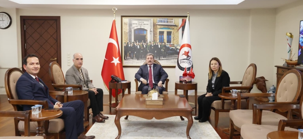 OMÜ yönetimi, Samsun Valisi Tavlı’yı ziyaret edip iş birliği projelerini görüştü
