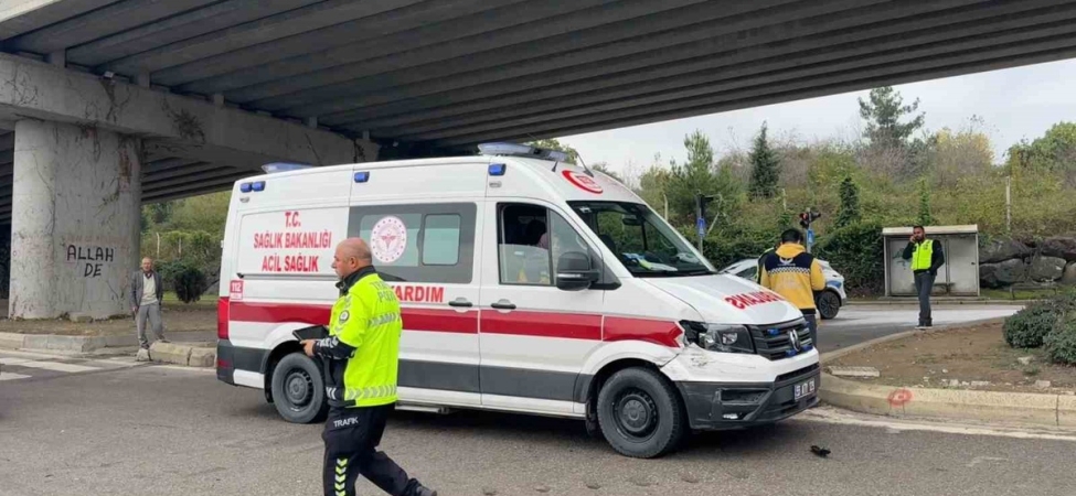 Samsun’da ambulans ile yolcu minibüsü çarpıştı